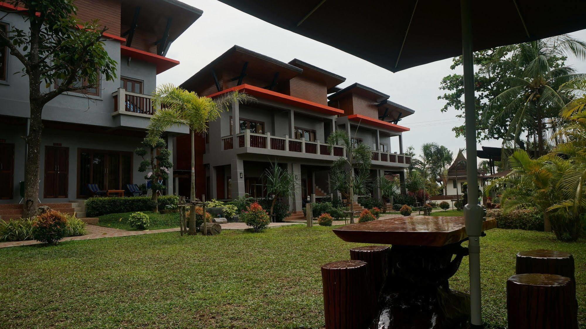 Lanta Intanin Resort - Sha Extra Plus Ko Lanta Exterior foto